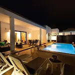 Дом отдыха In Marina Rubicon With Pool Коста Бланка